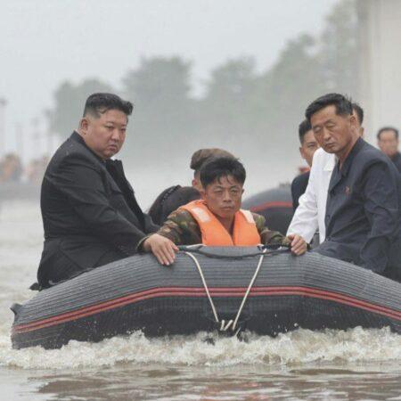 Kim Čong-un popravuje úředníky: Tragédie povodní v Severní Koreji