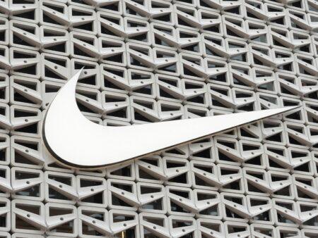 Nike mění vedení: Elliott Hill nahrazuje Johna Donahoe jako CEO