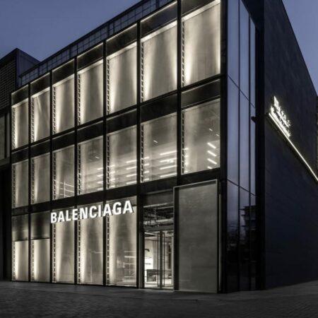 Balenciaga otevírá největší obchod v historii